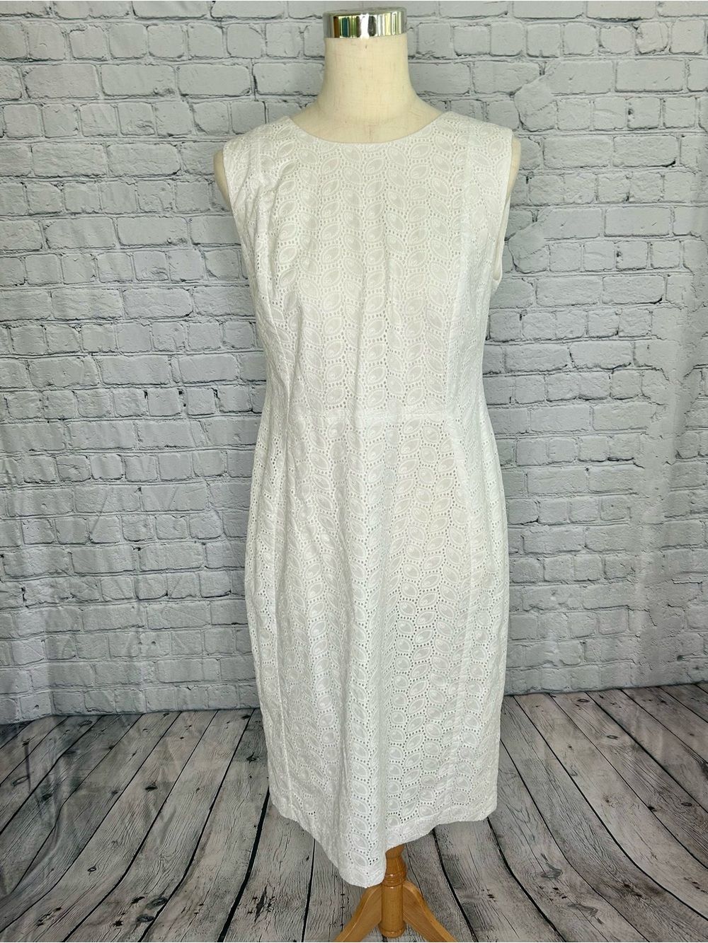 Calvin Klein White Sleeveless Eyelet Sheath Dress Size 12